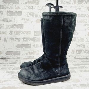 Uggs Australia Kenly 1890 Women Tall Black Suede Silver Logo Furry Boots V118